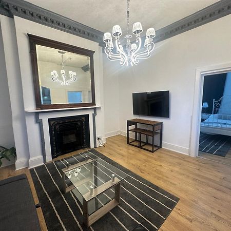 First Floor One Bed Apartment In Central West Londra Esterno foto