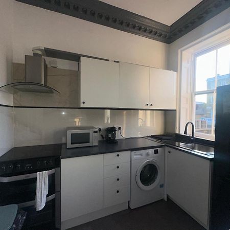 First Floor One Bed Apartment In Central West Londra Esterno foto