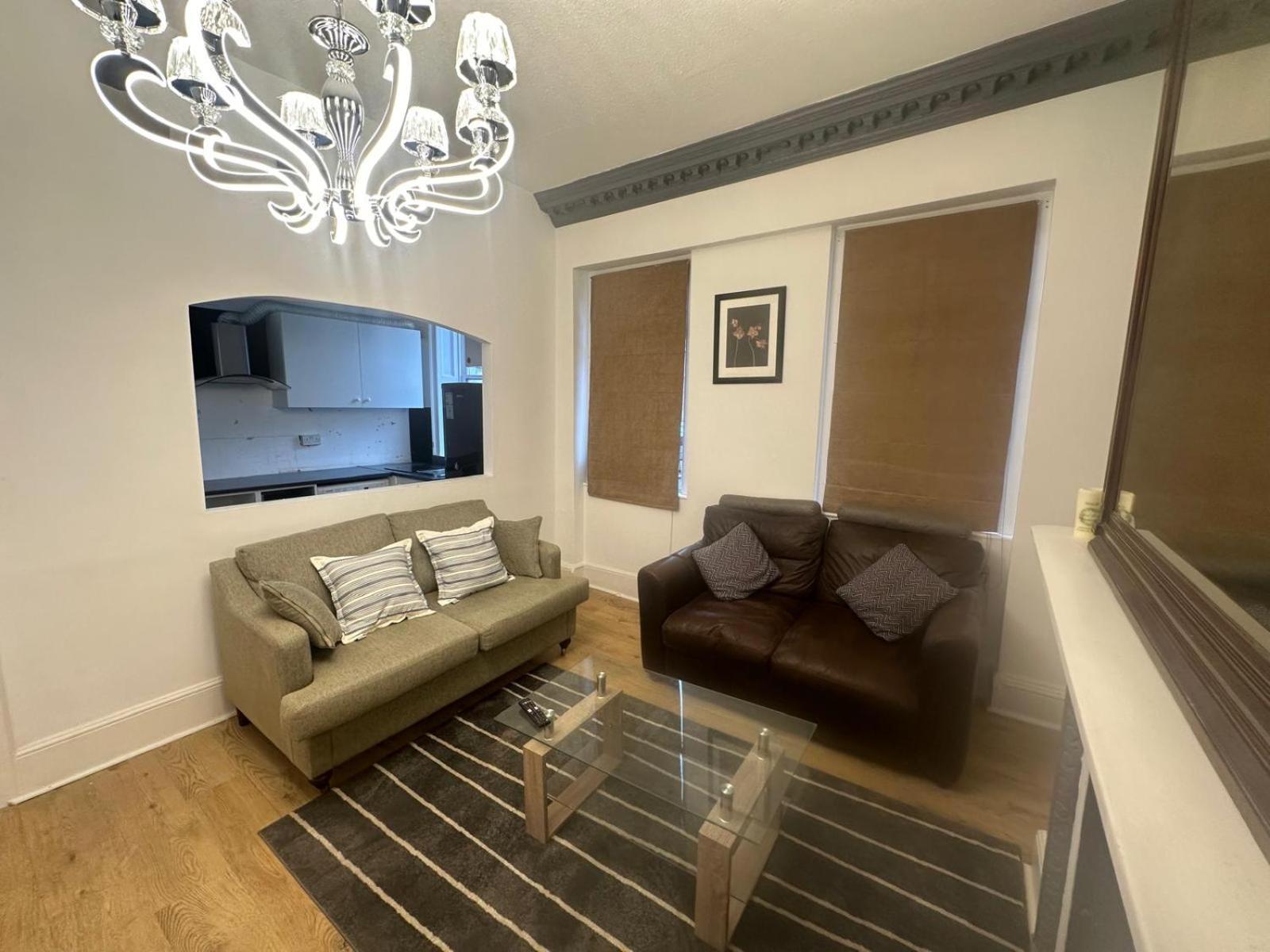 First Floor One Bed Apartment In Central West Londra Esterno foto