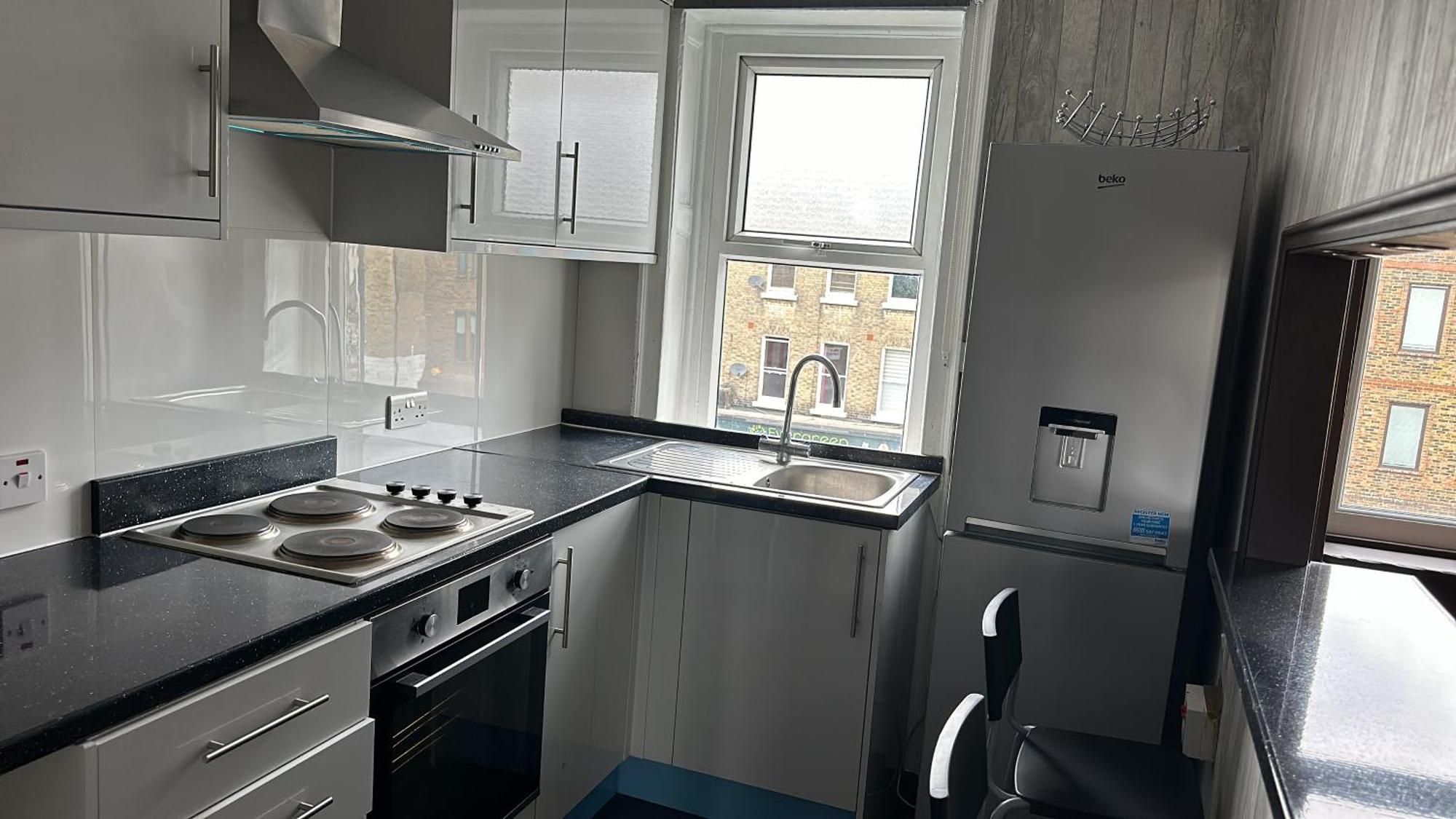 First Floor One Bed Apartment In Central West Londra Esterno foto
