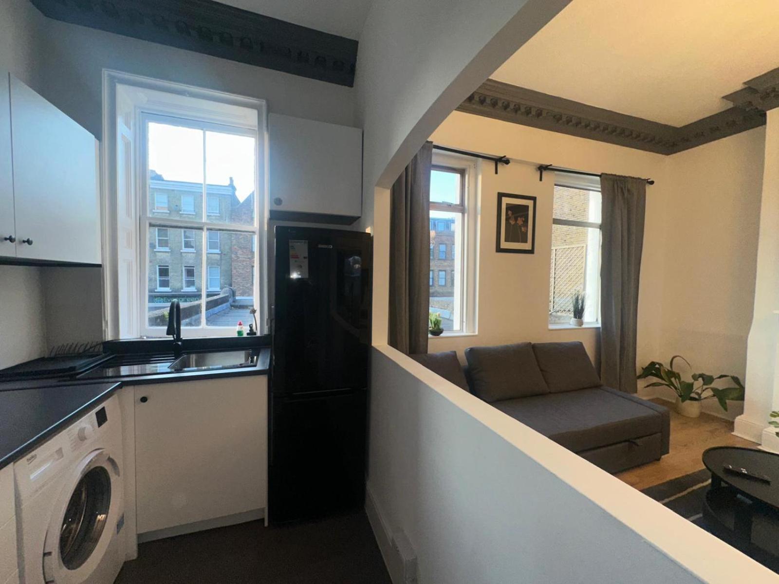 First Floor One Bed Apartment In Central West Londra Esterno foto