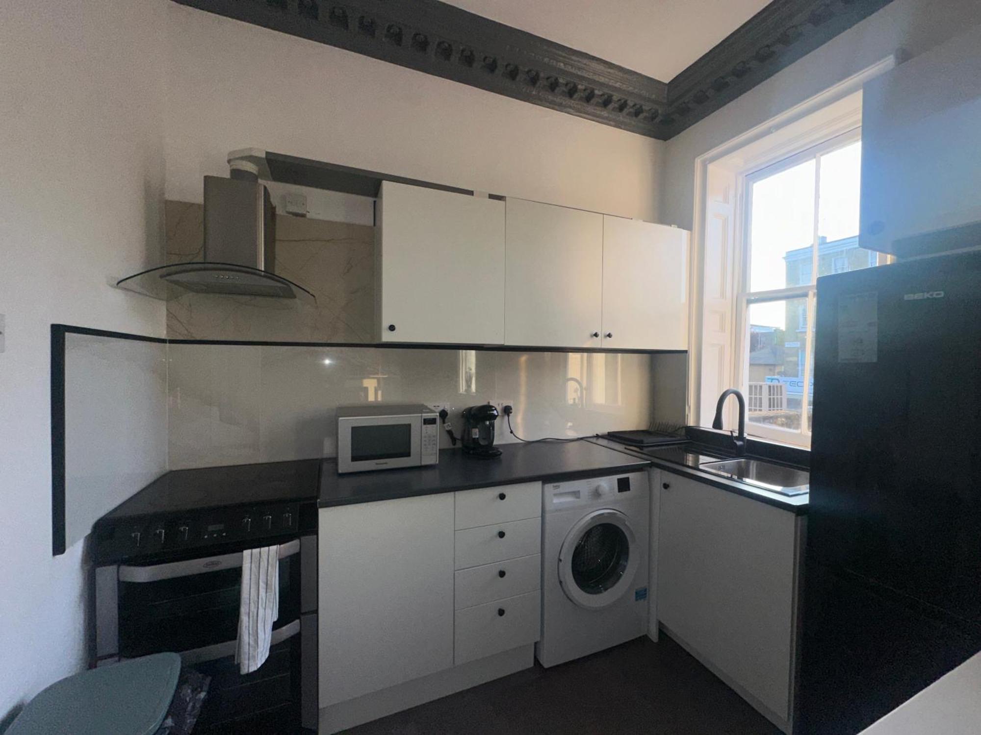 First Floor One Bed Apartment In Central West Londra Esterno foto